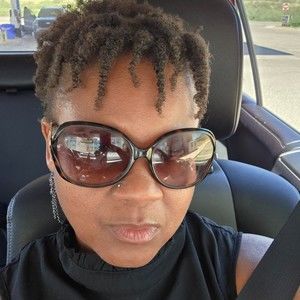 Meet your Posher, Latoya